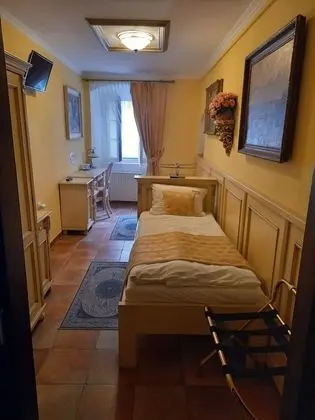 Tek Büyük veya İki Ayrı Yataklı Oda, Banyolu/Duşlu