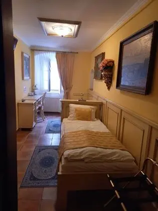 Tek Büyük veya İki Ayrı Yataklı Oda, Banyolu/Duşlu