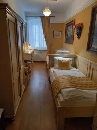 Tek Büyük veya İki Ayrı Yataklı Oda, Banyolu/Duşlu