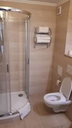 Tek Büyük veya İki Ayrı Yataklı Oda, Banyolu/Duşlu