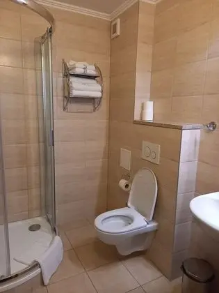 Tek Büyük veya İki Ayrı Yataklı Oda, Banyolu/Duşlu