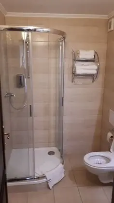 Tek Büyük veya İki Ayrı Yataklı Oda, Banyolu/Duşlu