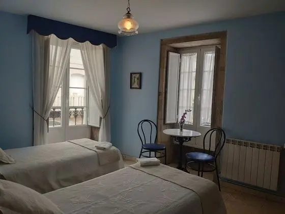 İki Ayrı Yataklı Oda, Ortak Banyo