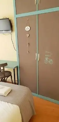 İki Ayrı Yataklı Oda, Ortak Banyo