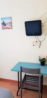 İki Ayrı Yataklı Oda, Ortak Banyo