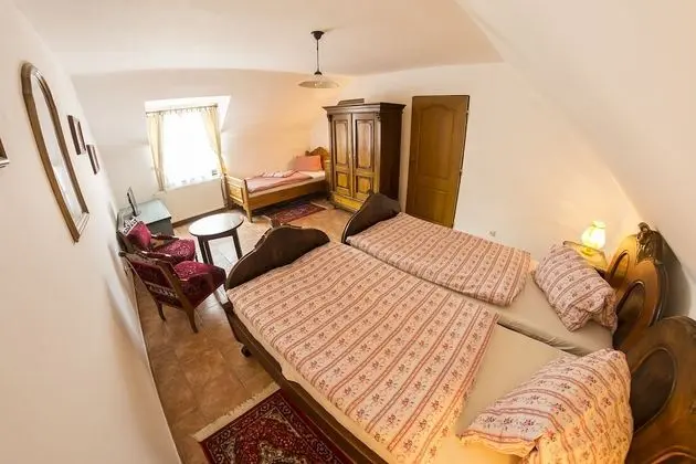Standard Üç Kişilik Oda, Banyolu/Duşlu