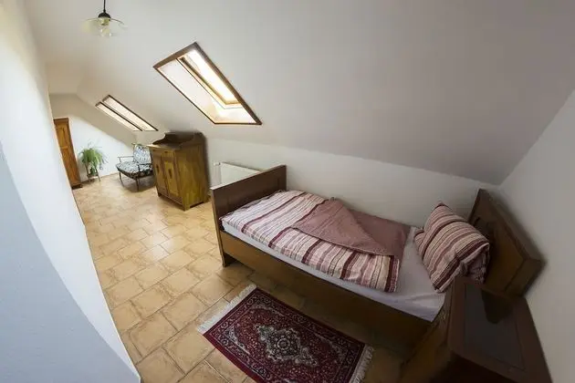 Standard Üç Kişilik Oda, Banyolu/Duşlu