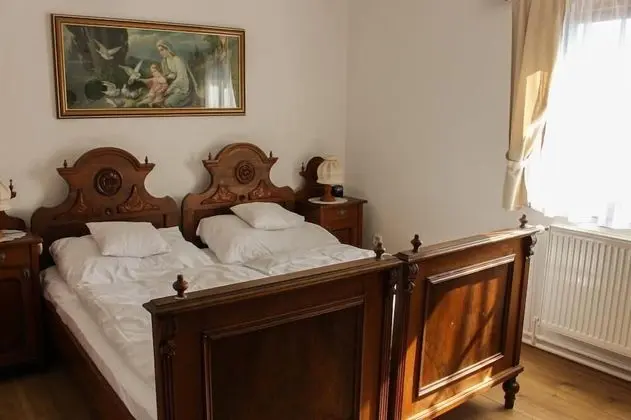 Standard Üç Kişilik Oda, Banyolu/Duşlu