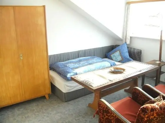 Üç Kişilik Oda, Ortak Banyo