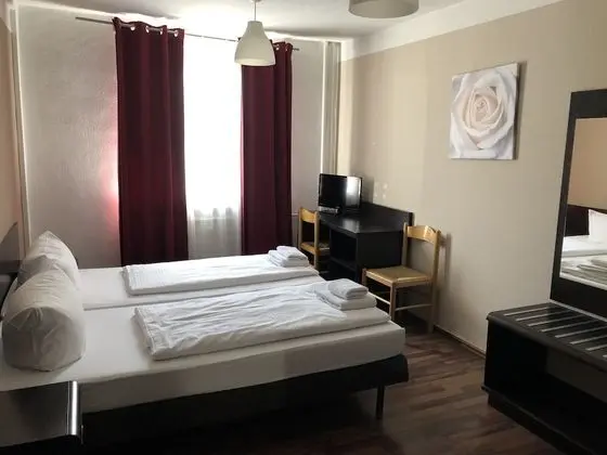 Economy Tek Büyük veya İki Ayrı Yataklı Oda, Ortak Banyo