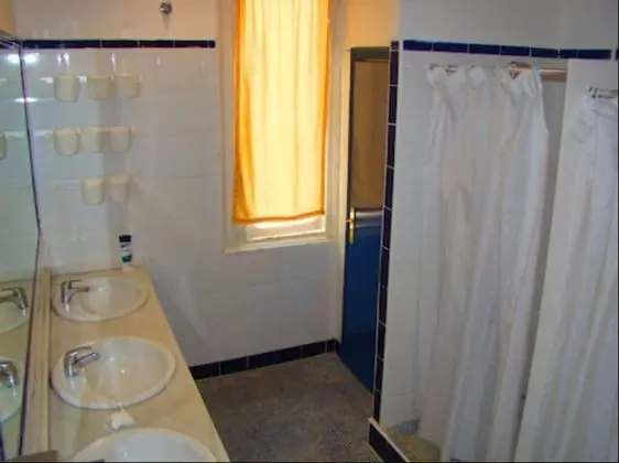 Basic Tek Kişilik Oda, Ortak Banyo