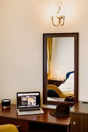 Büyük Yataklı Tek Kişilik Oda