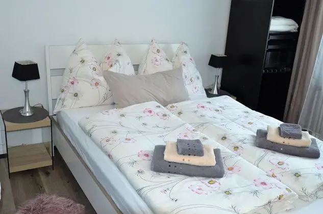 Classic Tek Büyük Yataklı Oda, 1 Çift Kişilik Yatak, Bahçe Manzaralı (Rose/Grey Nr  6)