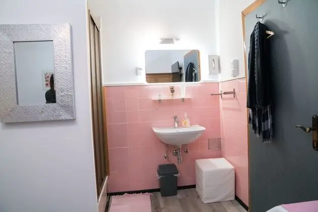 Classic Tek Büyük Yataklı Oda, 1 Çift Kişilik Yatak, Bahçe Manzaralı (Rose/Grey Nr  6)