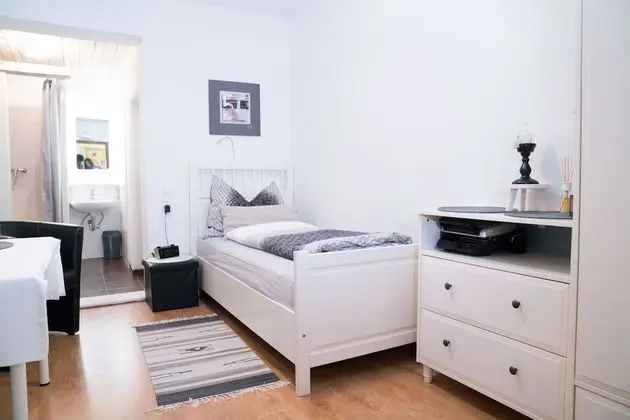 Tek Kişilik Oda, 1 Tek Kişilik Yatak, Bahçe Manzaralı (Brown / Grey Nr 4)