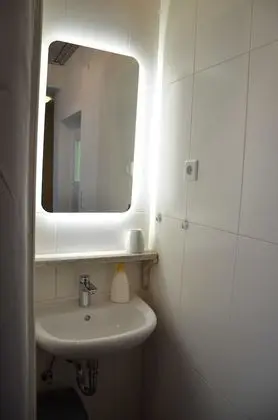 Tek Kişilik Oda, 1 Tek Kişilik Yatak, Bahçe Manzaralı (Brown / Grey Nr 4)