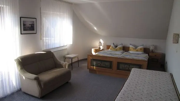 Tek Büyük Yataklı Oda, 2 Tek Kişilik Yatak