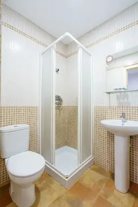 Basic Üç Kişilik Oda