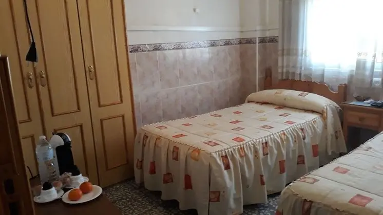 Tek Büyük Yataklı Oda, Ortak Banyo