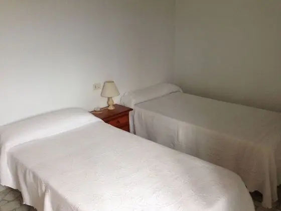 Tek Büyük Yataklı Oda, 2 Tek Kişilik Yatak, Ortak Banyo