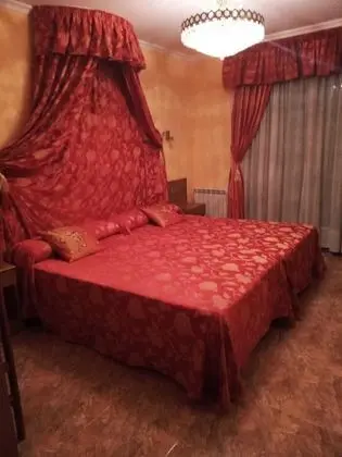 Büyük Yataklı Tek Kişilik Oda