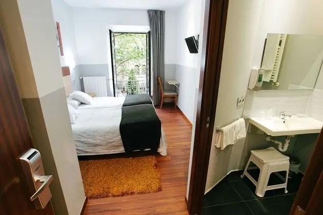 City Tek Büyük veya İki Ayrı Yataklı Oda