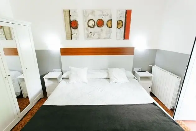 Tek Büyük veya İki Ayrı Yataklı Oda (Interior)