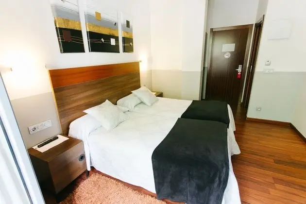 Tek Büyük veya İki Ayrı Yataklı Oda (Interior)