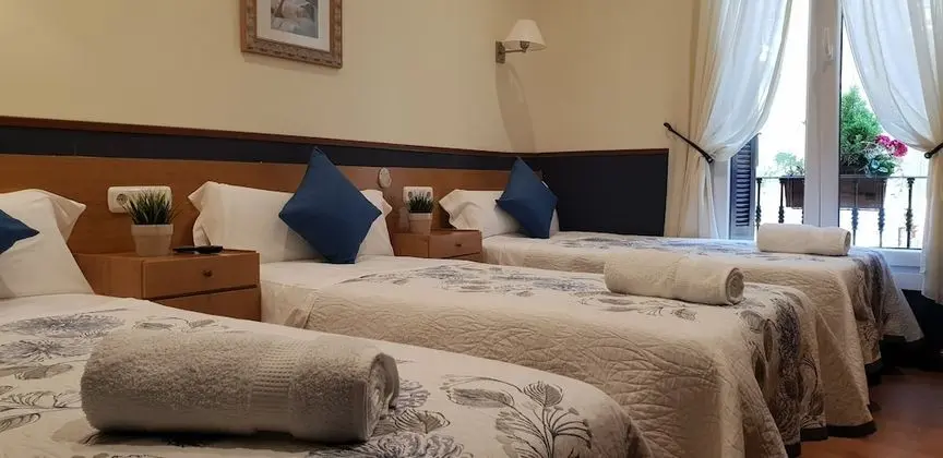 Üç Kişilik Oda, Birden Çok Yatak