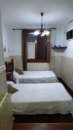 Tek Büyük veya İki Ayrı Yataklı Oda, Ortak Banyo
