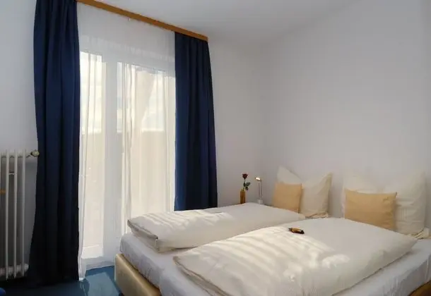 Basic Tek Büyük Yataklı Oda, Özel Banyo (1. OG)