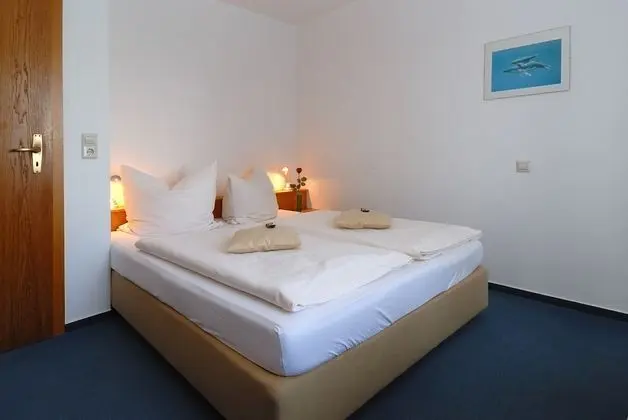 Standard Tek Büyük Yataklı Oda, Özel Banyo, Havuz Manzaralı (Erdgeschoss)