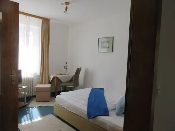 Standard Tek Kişilik Oda, Özel Banyo, Havuz Manzaralı (Erdgeschoss)