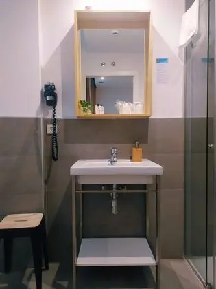 Standard Tek Büyük Yataklı Oda