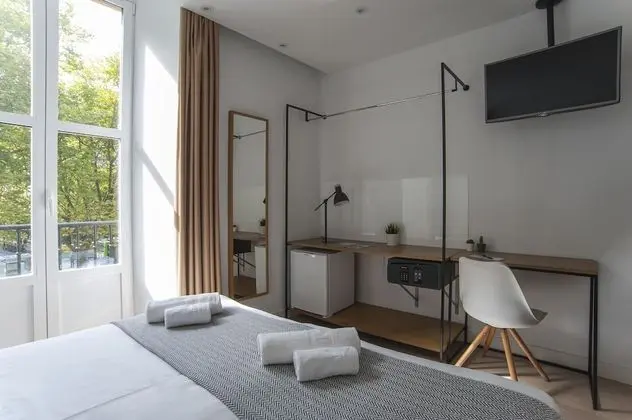 Tek Büyük Yataklı Oda, Balkon