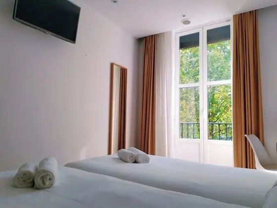 Tek Büyük Yataklı Oda, Balkon