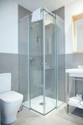 Tek Büyük Yataklı Oda, Balkon