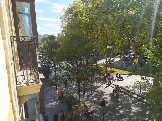 Tek Büyük Yataklı Oda, Balkon