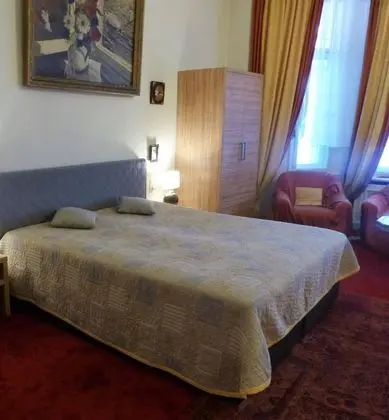 Üç Kişilik Oda