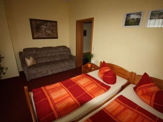 Standard Tek Büyük veya İki Ayrı Yataklı Oda, Banyolu/Duşlu, Avlu Manzaralı