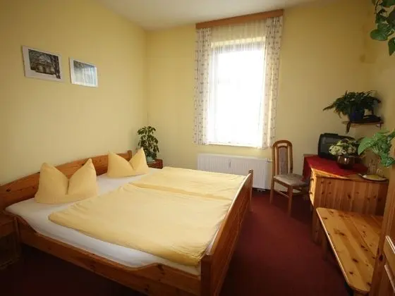 Standard Tek Büyük veya İki Ayrı Yataklı Oda, Banyolu/Duşlu, Avlu Manzaralı