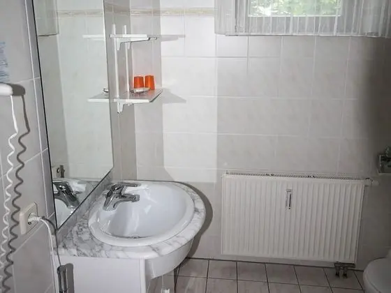 Standard Tek Büyük veya İki Ayrı Yataklı Oda, Banyolu/Duşlu, Avlu Manzaralı