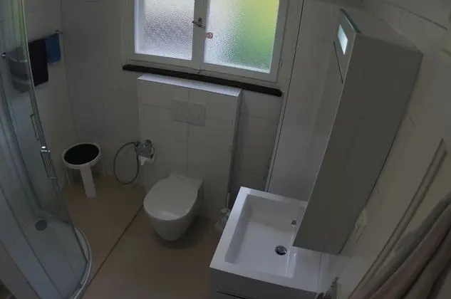 Tek Büyük veya İki Ayrı Yataklı Oda, Ortak Banyo