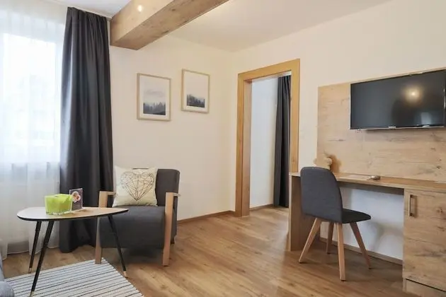 Junior Süit, Balkon, Dağ Manzaralı (Nr. 6 / Nr. 10)