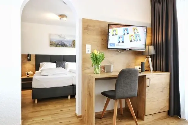 Junior Süit, Balkon, Dağ Manzaralı (Nr. 8)