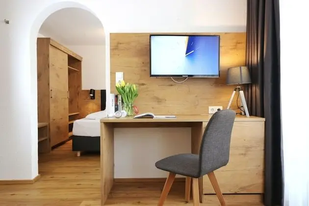 Junior Süit, Balkon, Dağ Manzaralı (Nr. 8)