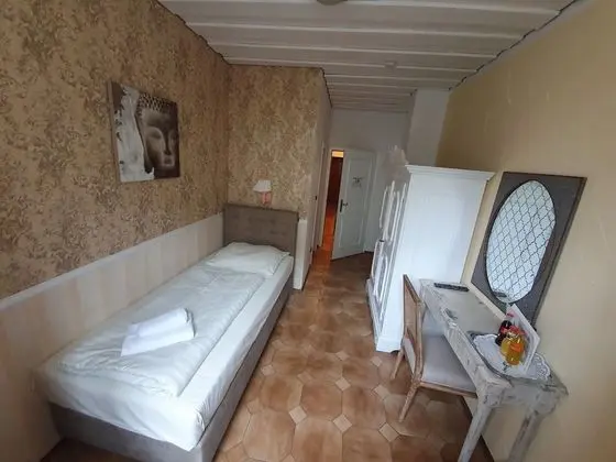 Tek Kişilik Oda