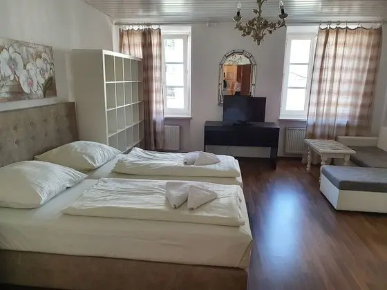 Üç Kişilik Oda