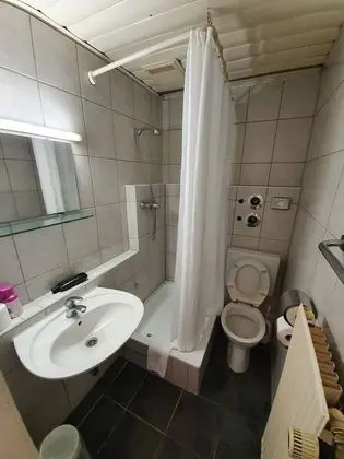 Üç Kişilik Oda