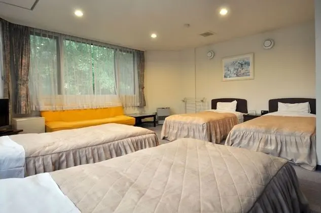 Dört Kişilik Oda, Sigara İçilebilir (Quartet Room, minimum four people use)
